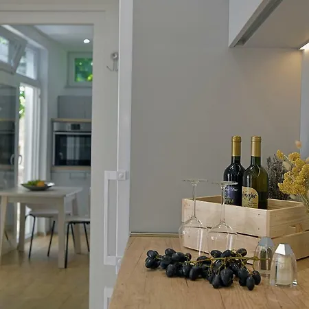 아파트 Pupi's Heritage *